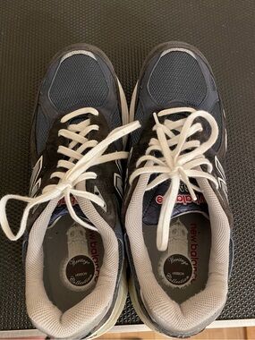 New Balance Men's size 10/Women size 11.5.Navy, Black and White Running Sneakers